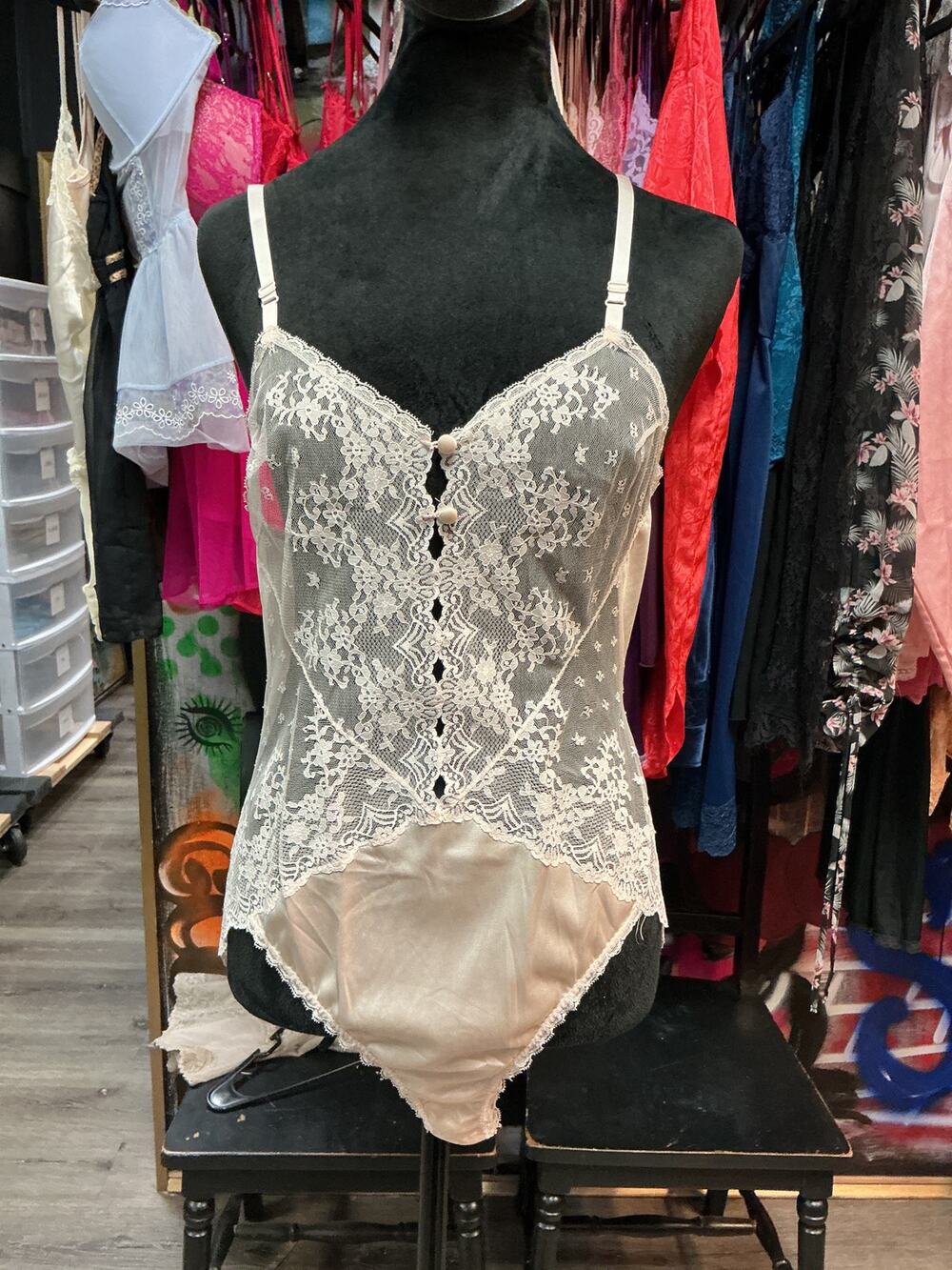 VINTAGE BABY PINK LACE TEDDY
